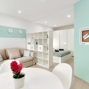 https://hostini-lake-como-downtown-como.it-lombardy.com
