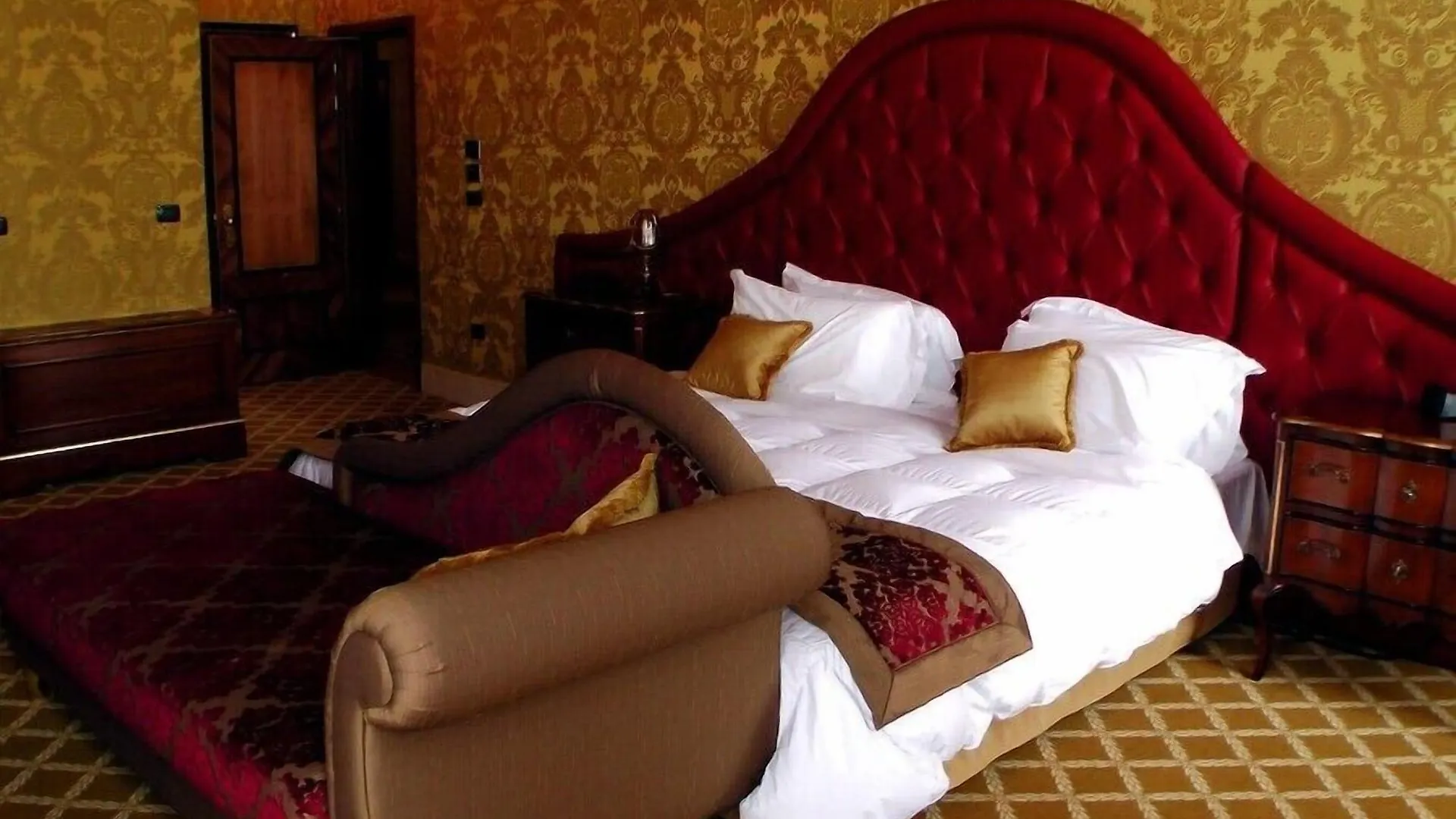 Pesaro Palace Venice 4*,