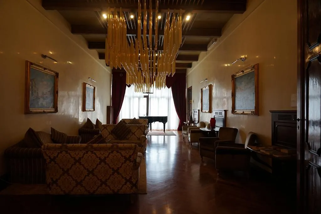 Pesaro Palace Venice 4*,